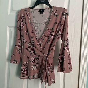 Blouse only worn once in good condition maroon color